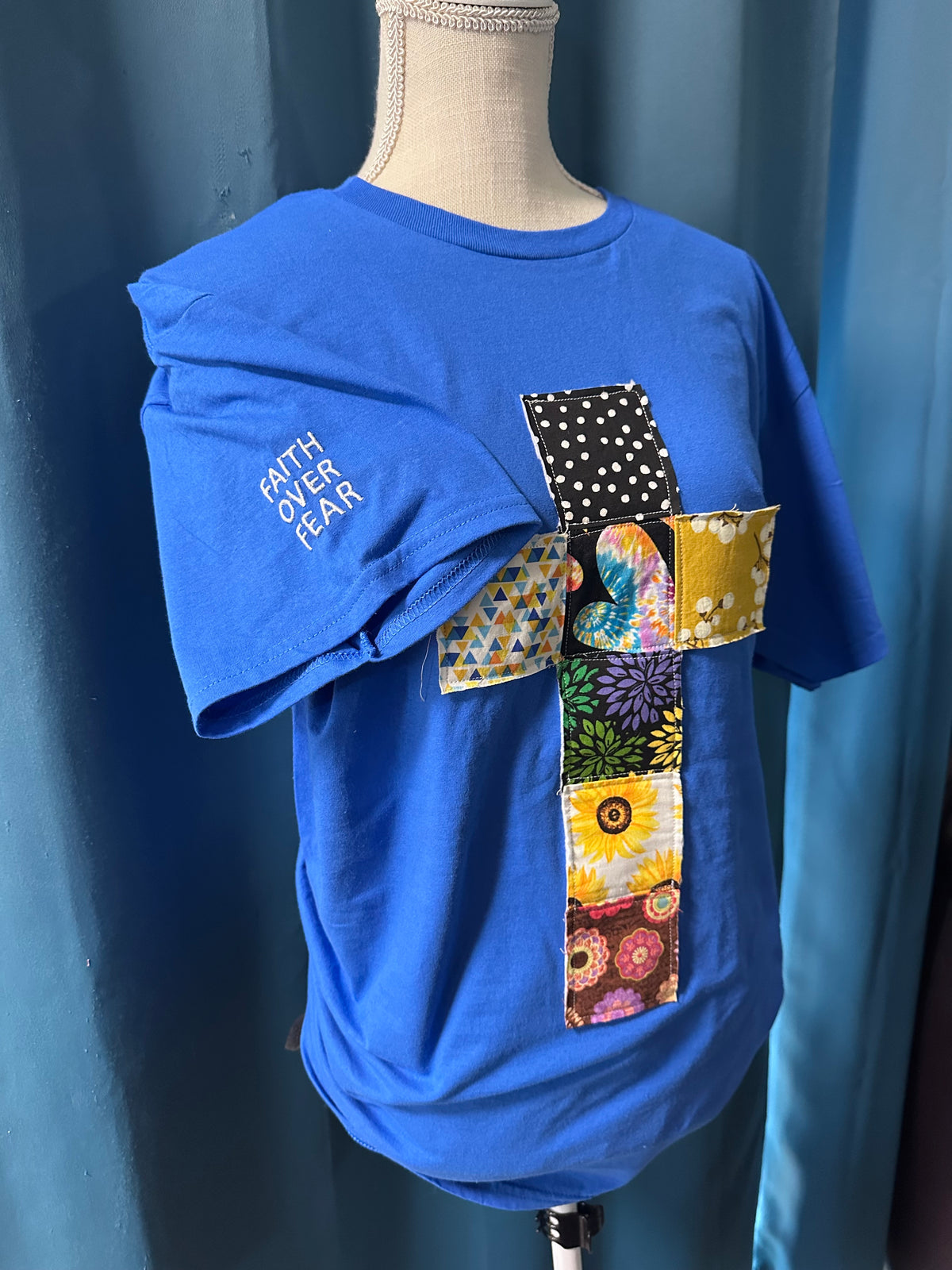 Large Faith Over Fear Cross Applique Short Sleeve Royal Blue T-Shirt
